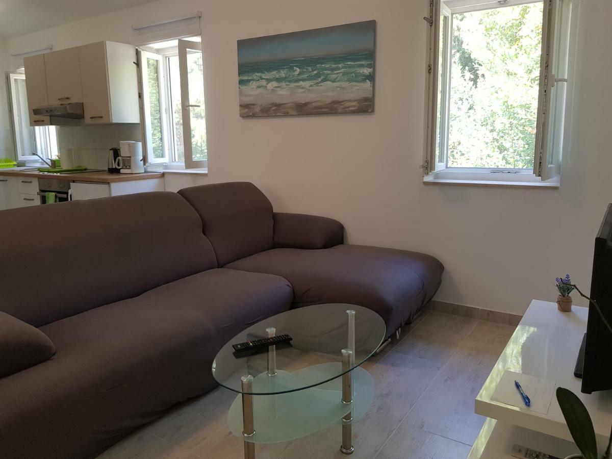 Apartment Zdenka Veli Losinj Exterior photo