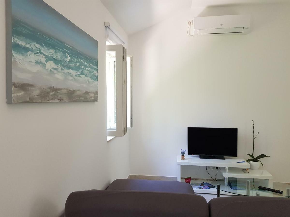 Apartment Zdenka Veli Losinj Exterior photo